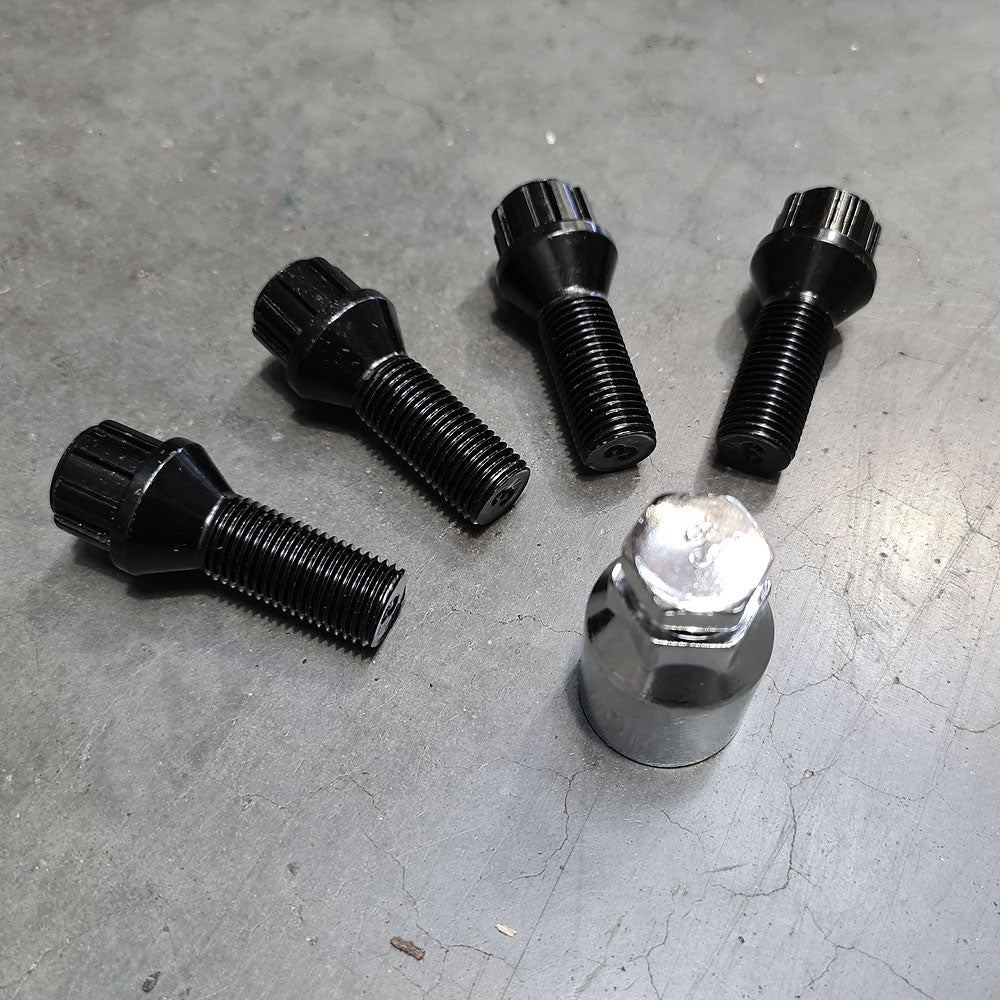 Locking Wheel Bolt (Set of 4) - Black