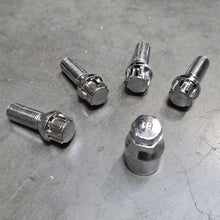 Locking Wheel Bolt (Set of 4) - Chrome